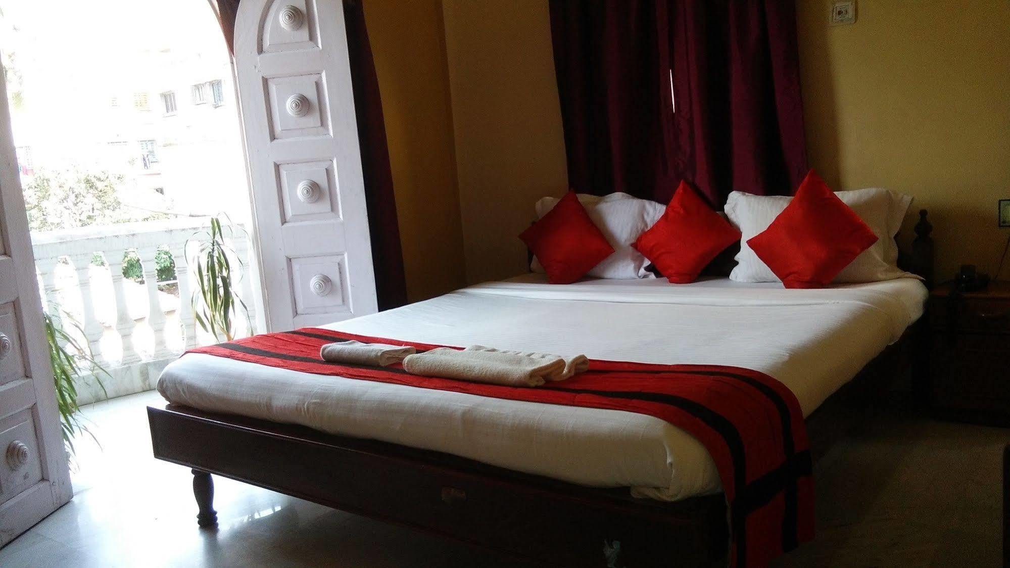 New Hotel White Palace Kolkata Luaran gambar