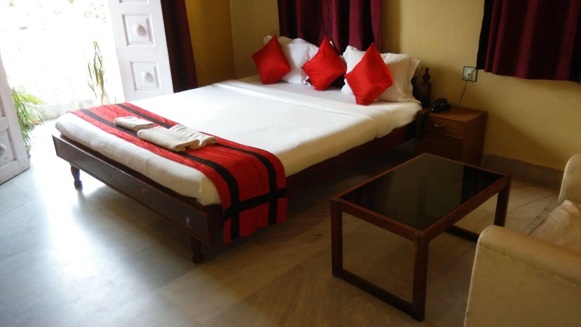 New Hotel White Palace Kolkata Luaran gambar